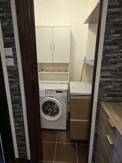 Apartament cu 3 camere decomandat în Exterior Vest