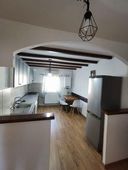 Apartament cu 3 camere decomandat în Turnișor