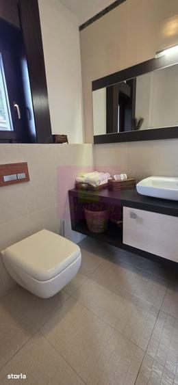Casă cu 5 camere cu Teren 680 Mp în Central