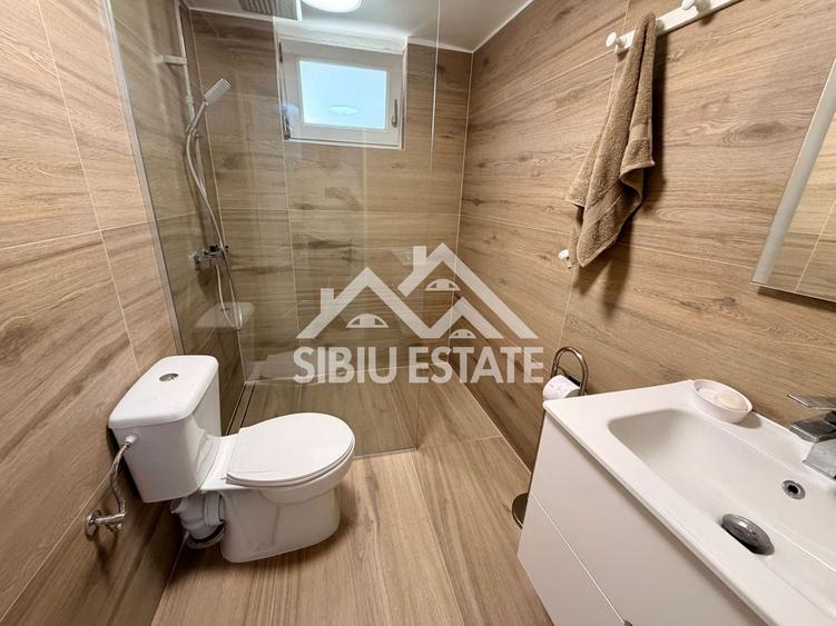 Casă individuală cu 5 camere cu Canalizare în Trei Stejari
