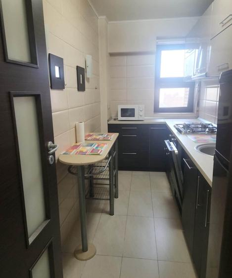 Apartament cu 3 camere decomandat în Drumul Taberei
