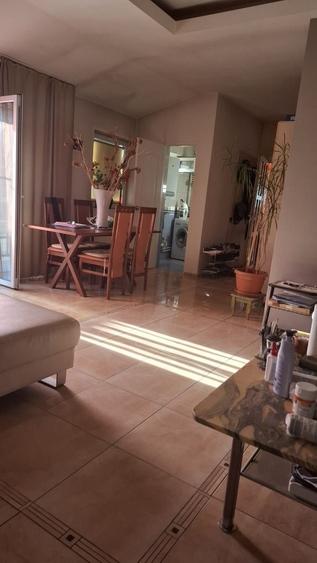 Apartament cu 3 camere decomandat în Bârzești