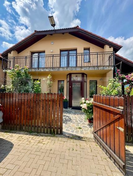 Casă individuală cu 5 camere cu Canalizare în Bran
