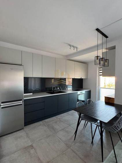 Apartament cu 3 camere semidecomandat, mobilat în Dâmbul Rotund