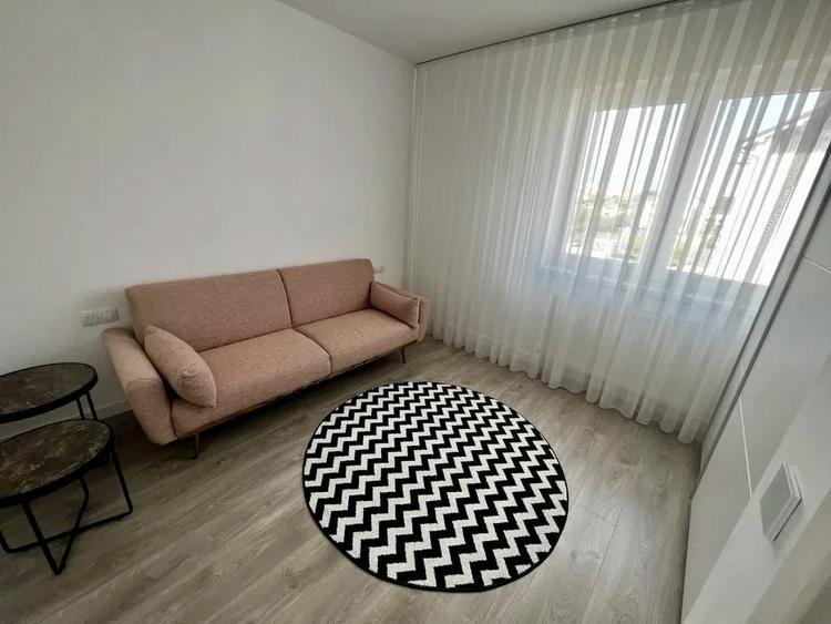 Apartament cu 3 camere decomandat, mobilat în Cetate