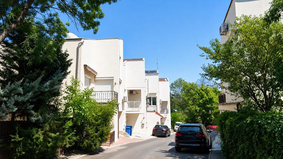 Casă individuală cu 13 camere cu Canalizare în Floreasca