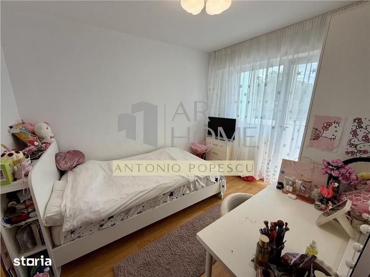 Apartament cu 4 camere decomandat în Republicii