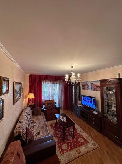 Apartament cu 3 camere decomandat în Orizont