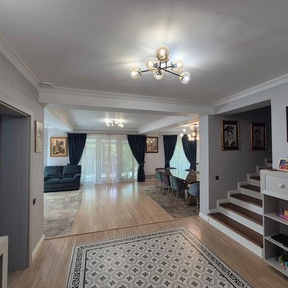 Casă cu 6 camere cu Teren 565 Mp în Central