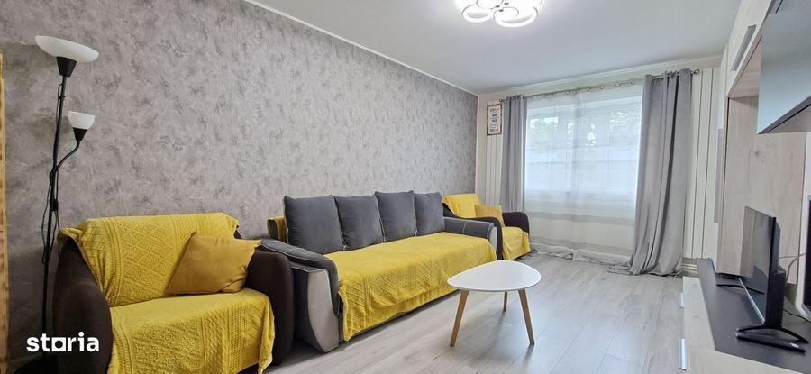 Apartament cu 3 camere decomandat în Micro 17