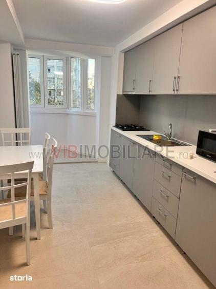 Apartament cu 3 camere decomandat, mobilat în Decebal
