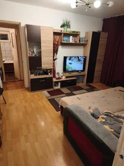 Apartament cu 2 camere semidecomandat în Zimbru