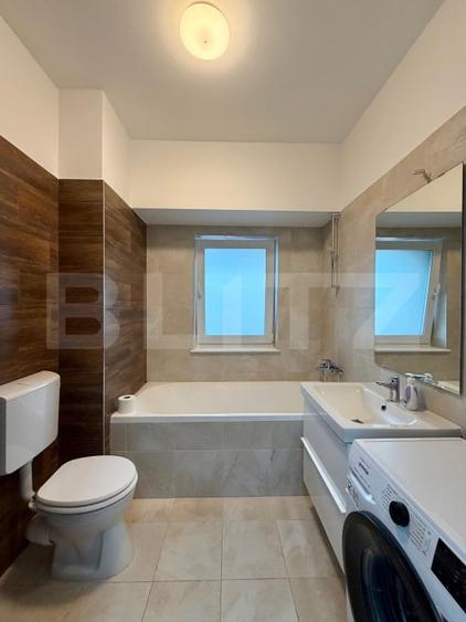 Apartament cu 3 camere semidecomandat, mobilat în Semicentral