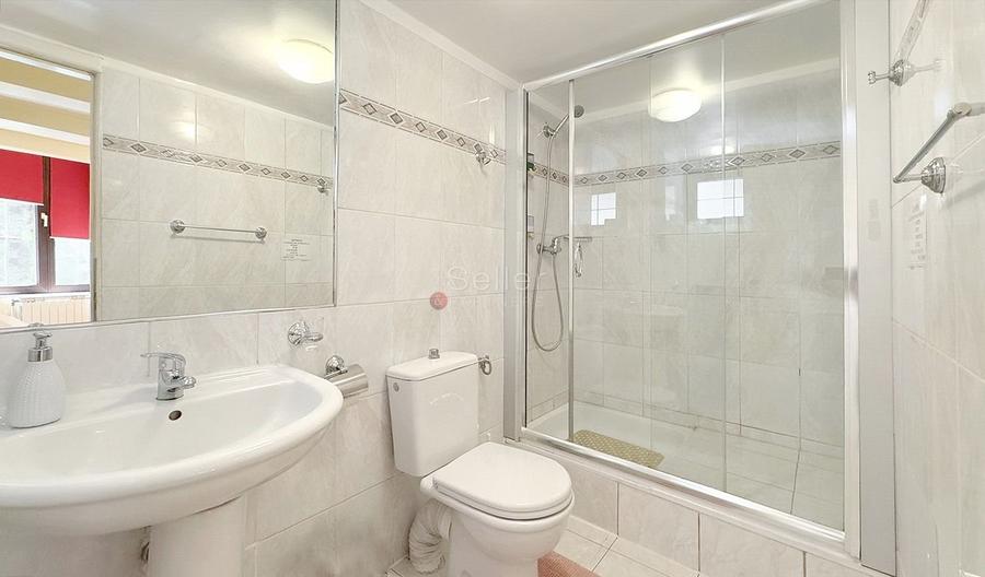 Apartament cu 4 camere decomandat, mobilat în Central