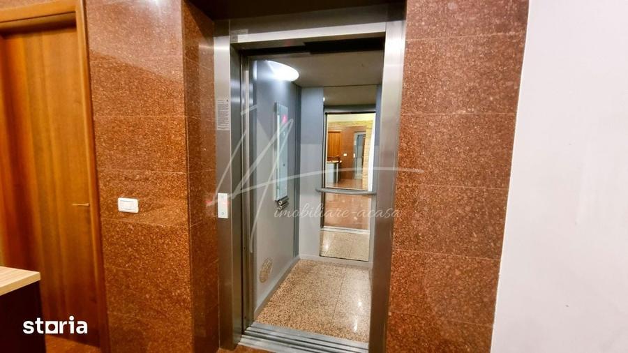Apartament cu 3 camere semidecomandat în Băneasa