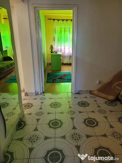 Apartament cu 3 camere decomandat în Narcisa