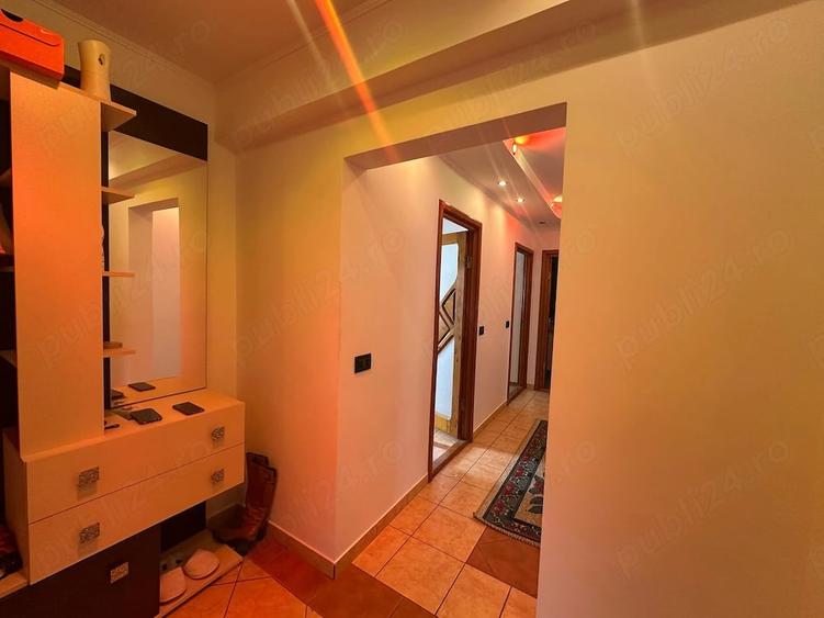 Apartament cu 3 camere decomandat în Central