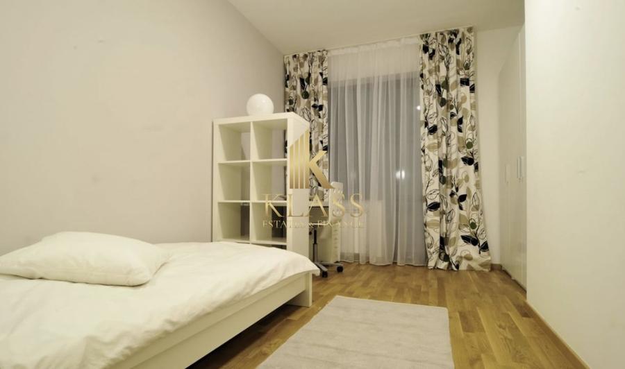Apartament cu 4 camere, mobilat în Băneasa