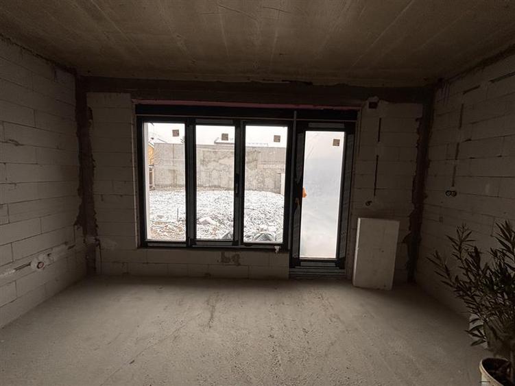 Duplex cu 5 camere cu Canalizare în Cantemir