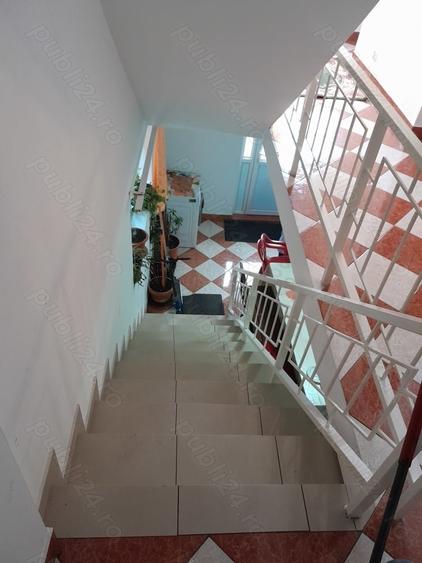 Casă cu 6 camere în Central