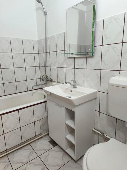 Apartament cu 2 camere semidecomandat, mobilat în Micro III