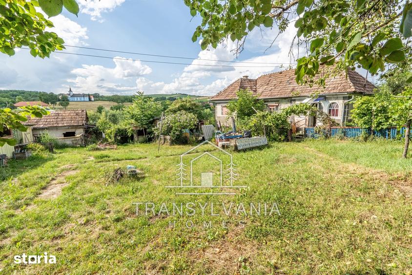 Casă cu 4 camere cu Teren 2560 Mp în Sâmboleni