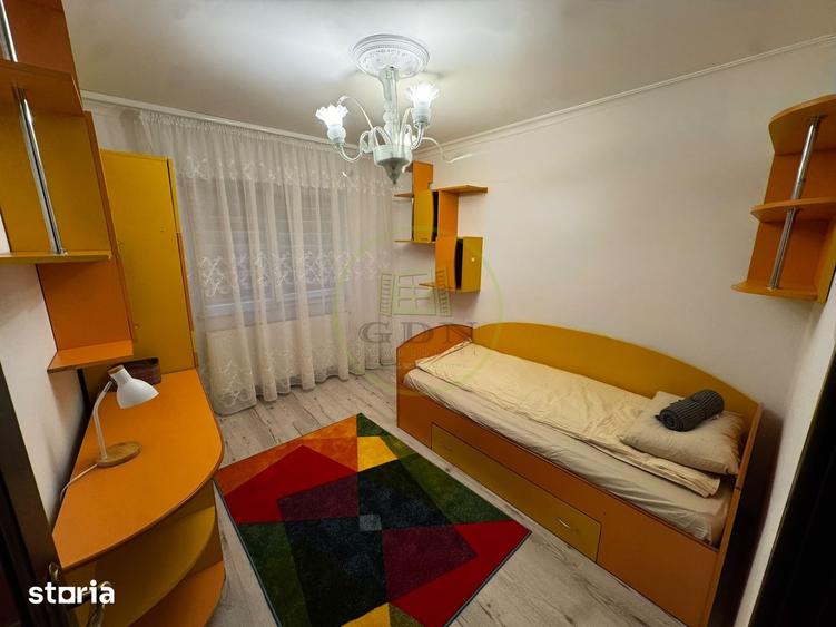 Apartament cu 3 camere decomandat în Craiovița Nouă