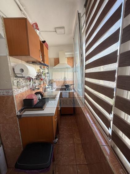 Apartament cu 2 camere decomandat, mobilat în Central
