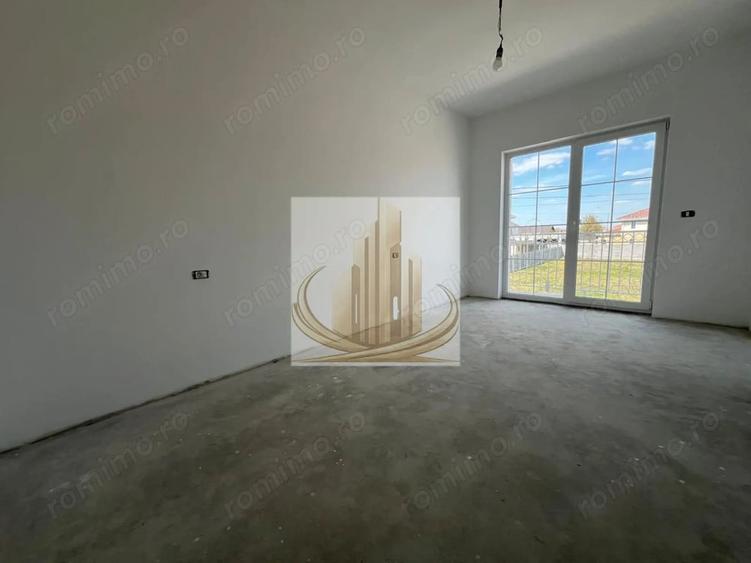 Casă cu 5 camere cu Teren 350 Mp în Dumbrăvița