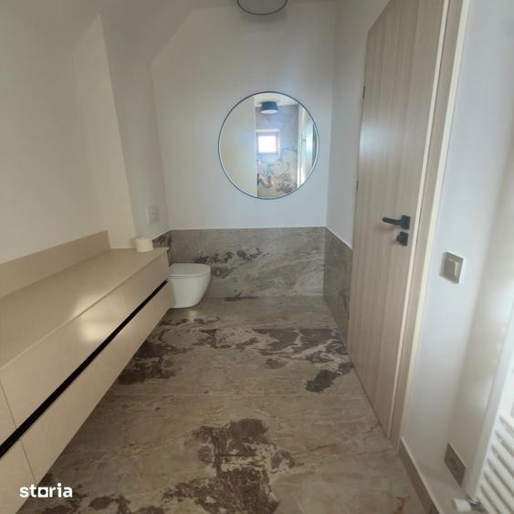 Spa?iu birouri premium 309 mp utili + 520 mp parcare pavata in curte - 2