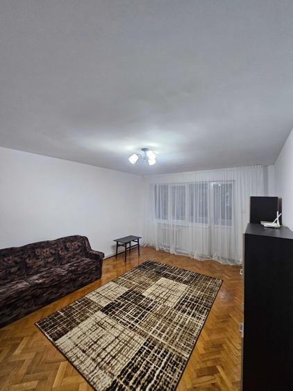 Apartament cu 2 camere decomandat în Plopilor