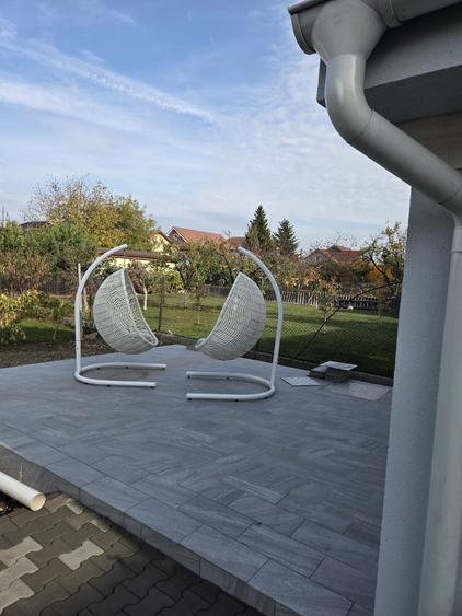 Casă cu 4 camere în Sântandrei