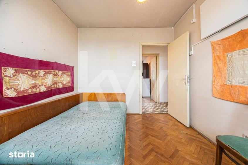 Apartament cu 4 camere semidecomandat în Astra