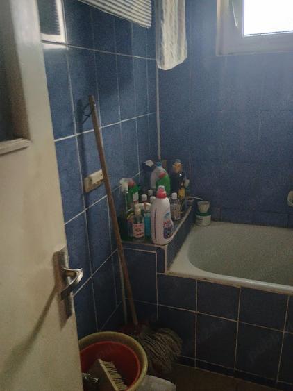 Apartament cu 3 camere semidecomandat în Exterior Vest