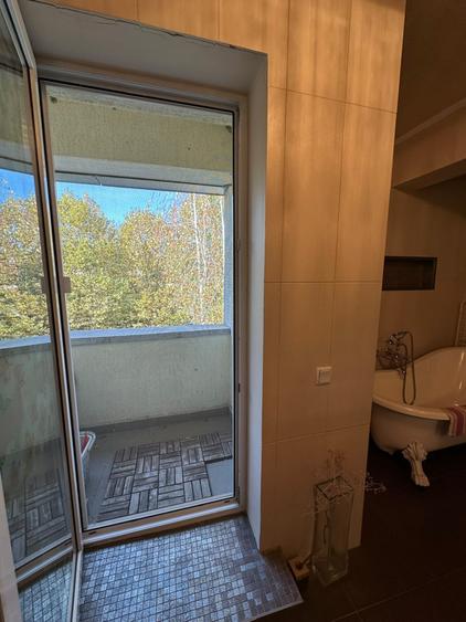 Penthouse cu 4 camere decomandat, mobilat în Băneasa