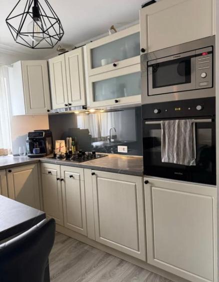 Apartament de vanzare Decomandat ,3 camere 65 mp , zona Mar - 3