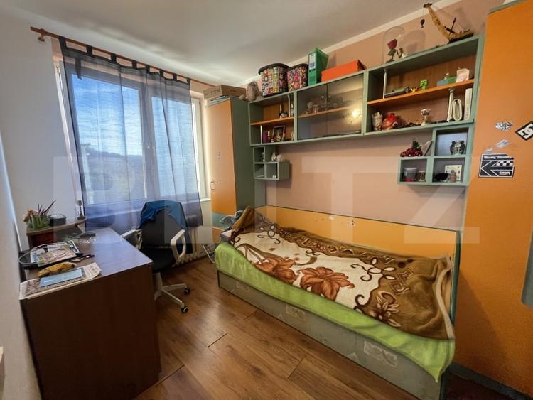 Apartament cu 3 camere decomandat, mobilat în Central