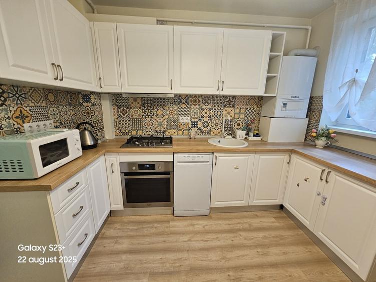Apartament cu 2 camere decomandat în Săsar