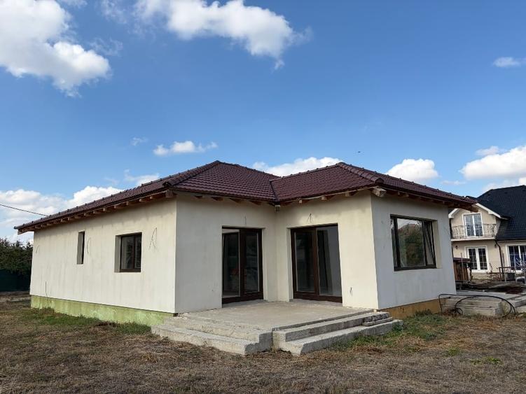 Casă individuală cu 3 camere cu Teren 480 Mp în Iosia
