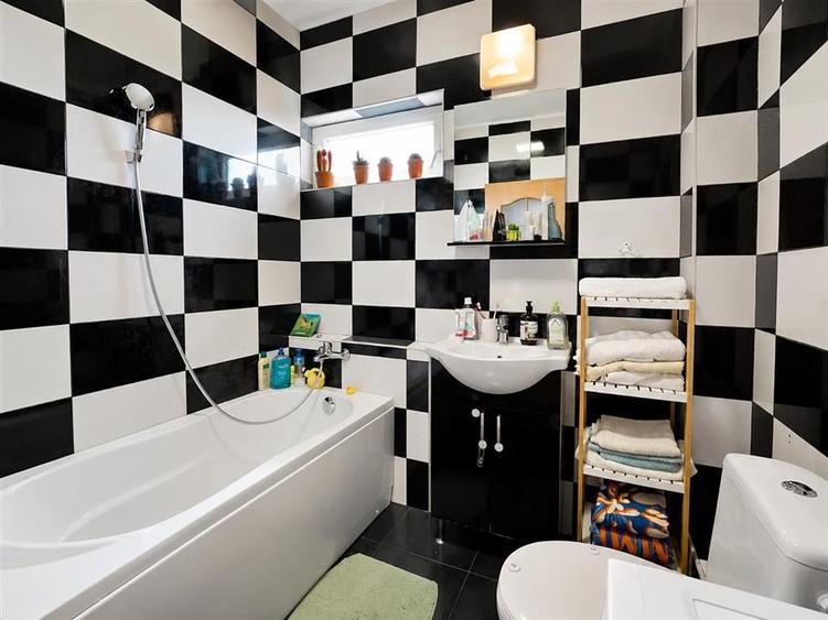Apartament cu 2 camere decomandat în Sânmartin