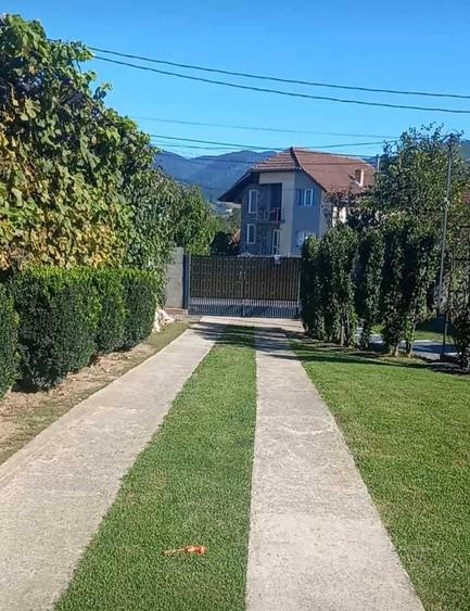 Casă cu 2 camere cu Teren 1192 Mp în Sântămăria-Orlea