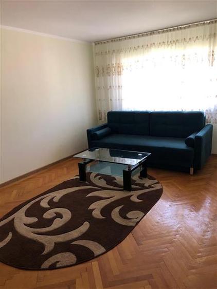 Apartament cu 3 camere decomandat, mobilat în Fabric