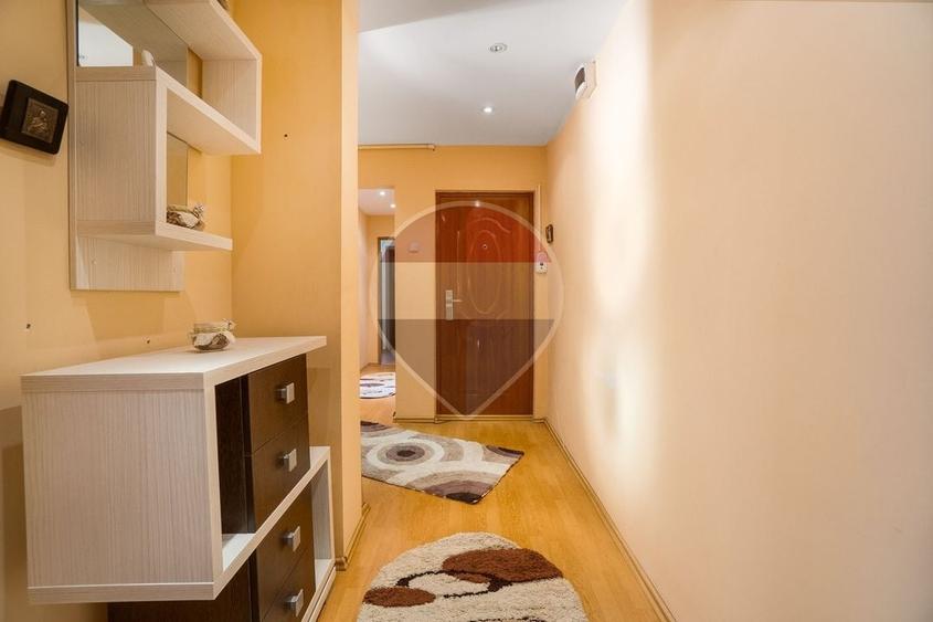 Apartament cu 3 camere decomandat în Central