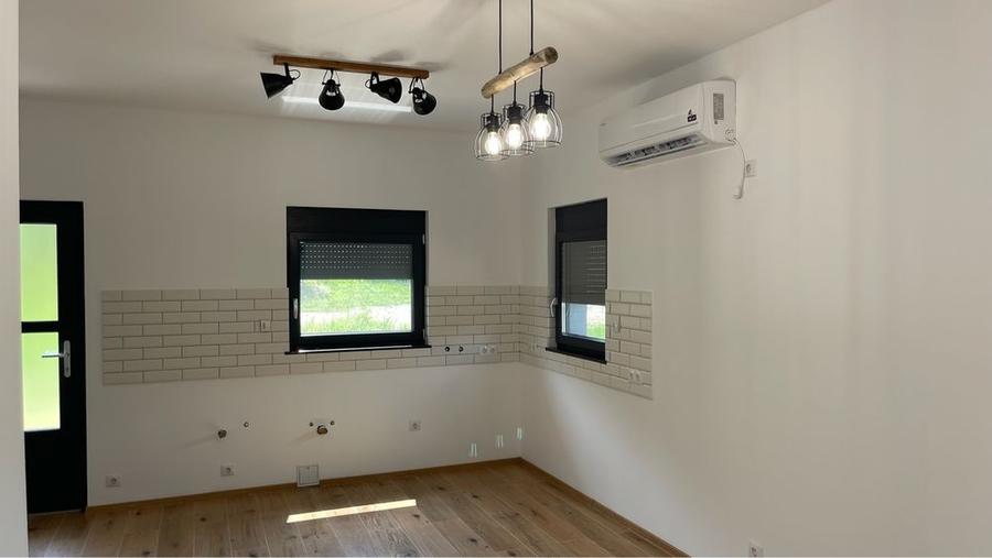 Casă cu 3 camere în Horea