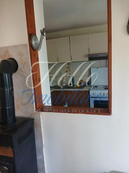 Casă individuală cu 3 camere cu Canalizare în Luna de Sus