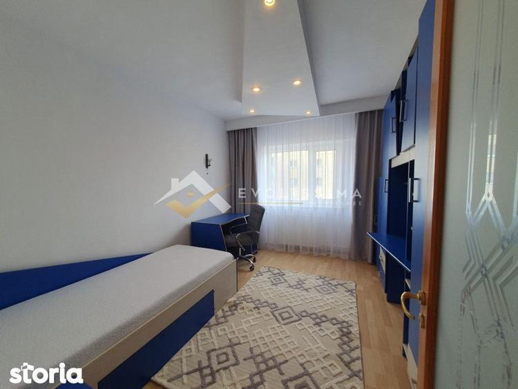 Apartament cu 3 camere decomandat, mobilat în Central
