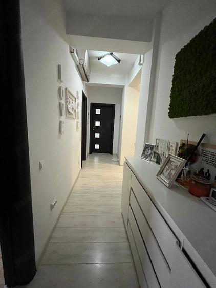 Apartament cu 2 camere decomandat în Roșu