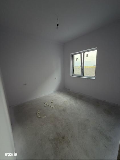 Casă cu 4 camere cu Teren 380 Mp în Sânandrei