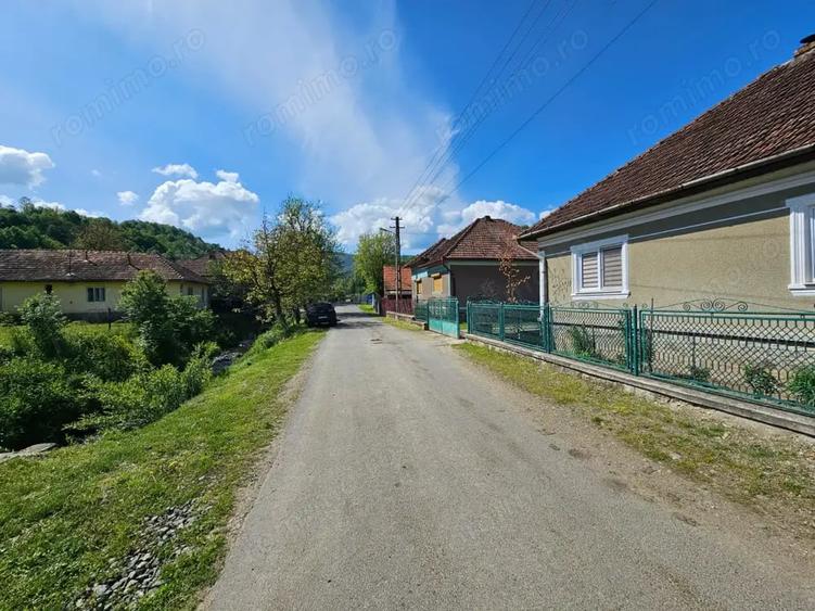 Casă cu 3 camere cu Teren 800 Mp în Central