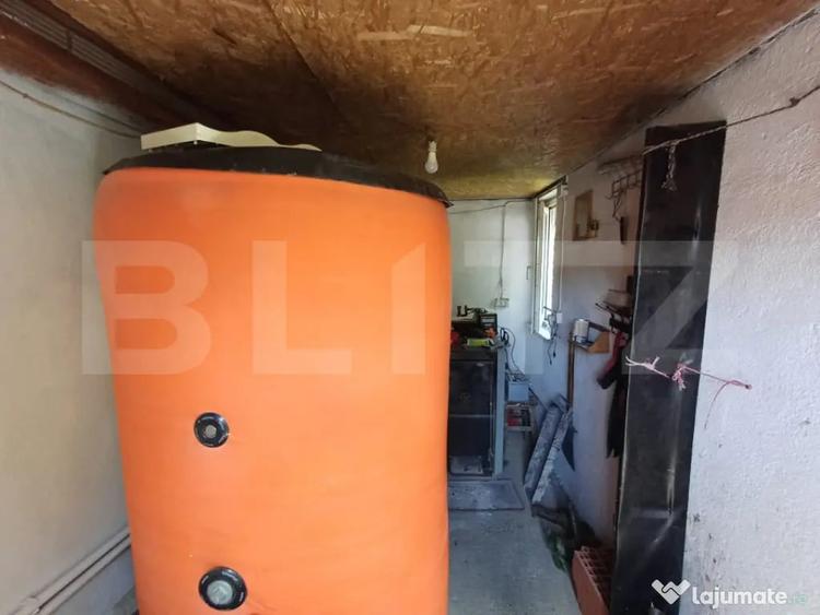 Casă cu 2 camere cu Teren 3500 Mp în Central